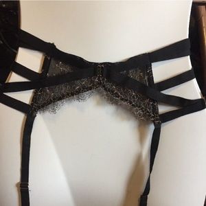 Victoria secret very sexy bombshell garter belt
